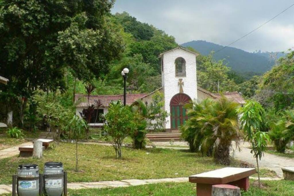 Con Piscina En Minca Holiday home *